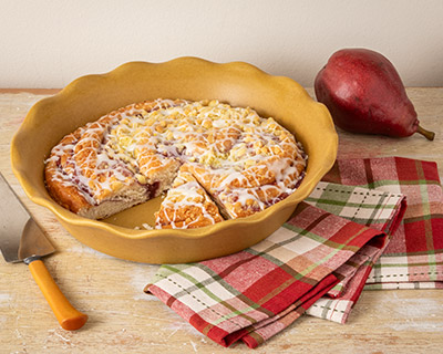 Centerpiece Pie Pan in Elements Gold with Free Holiday Towel