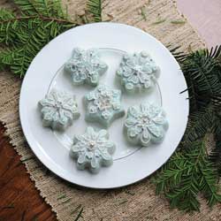 Frozen Snowflake Cakelet Pan - Nordic Ware