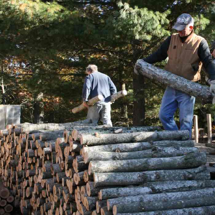 How to stack logs prior to inoculation