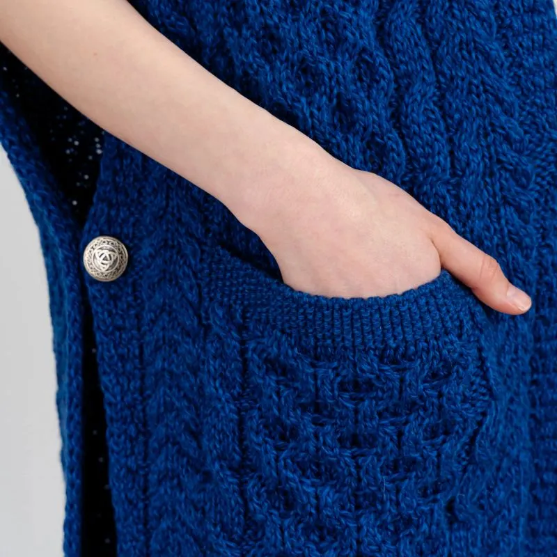 A10034 BLUE Colour Fringed Pocket Shawl Studio Closeup Knit View Gaelsong