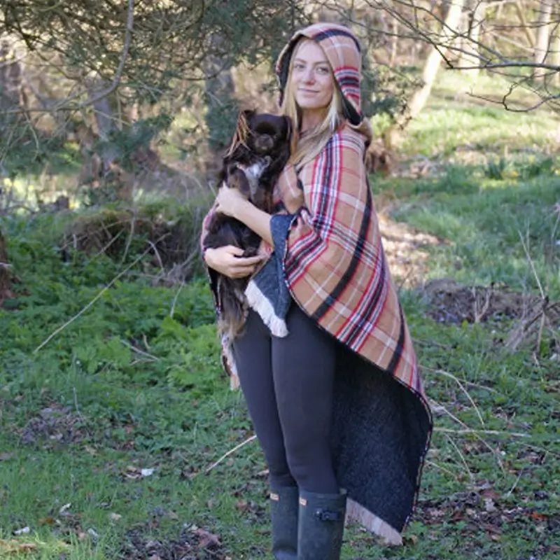 Two-Sided Tartan Poncho with Hood in Brown Gaelsong