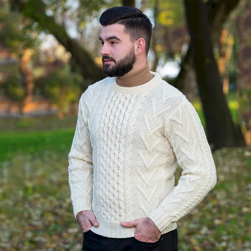 A20232 NATURAL WHITE Men's Irish Aran Sweater Lifestyle Side View Gaelsong