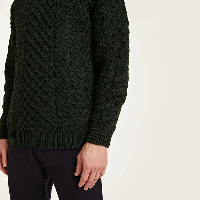A20258 ARMY GREEN Colour Men's Merino Half Zip Aran Sweater Closeup View Sleeve Gaelsong