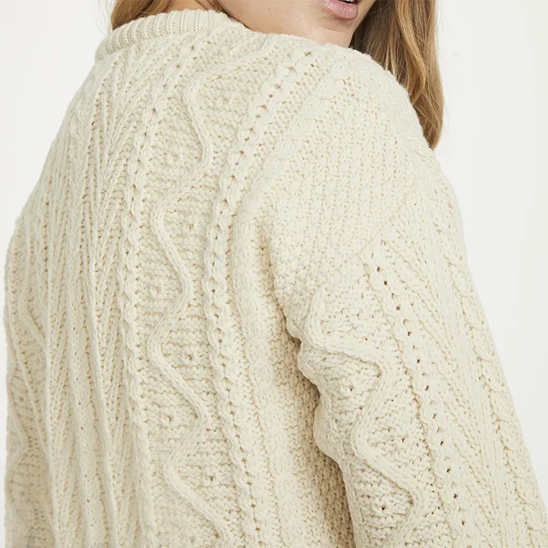 A20293 Ladies Merino Wool Aran Sweater Closeup Knit View Gaelsong