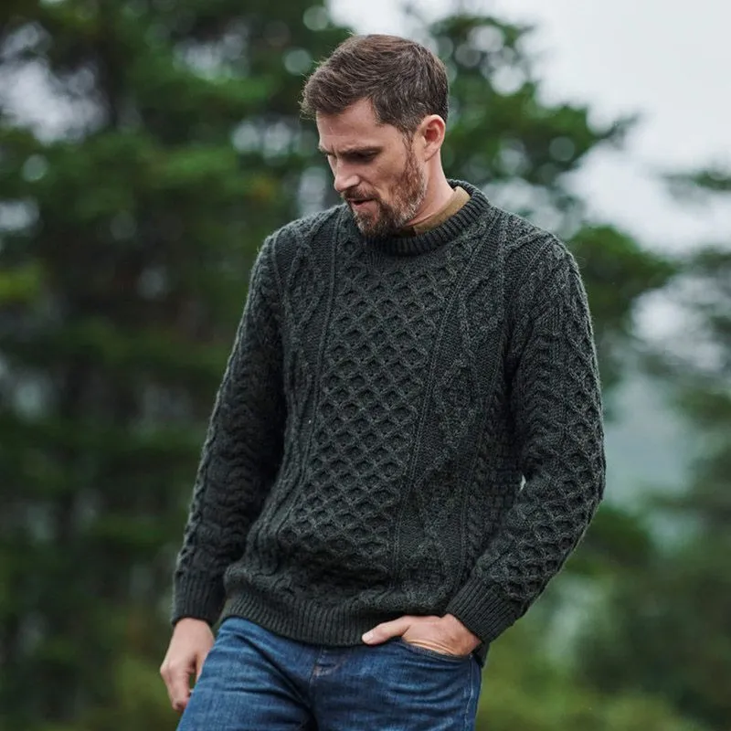 A20318 Color MOSS GREEN Mens Aran Honeycomb Fisherman Jumper Front View Gaelsong