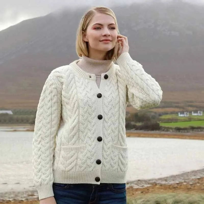 A20319 Color NATURAL WHITE Cable Knit SuperSoft Merino Wool Lumber Jacket Lifestyle Gaelsong