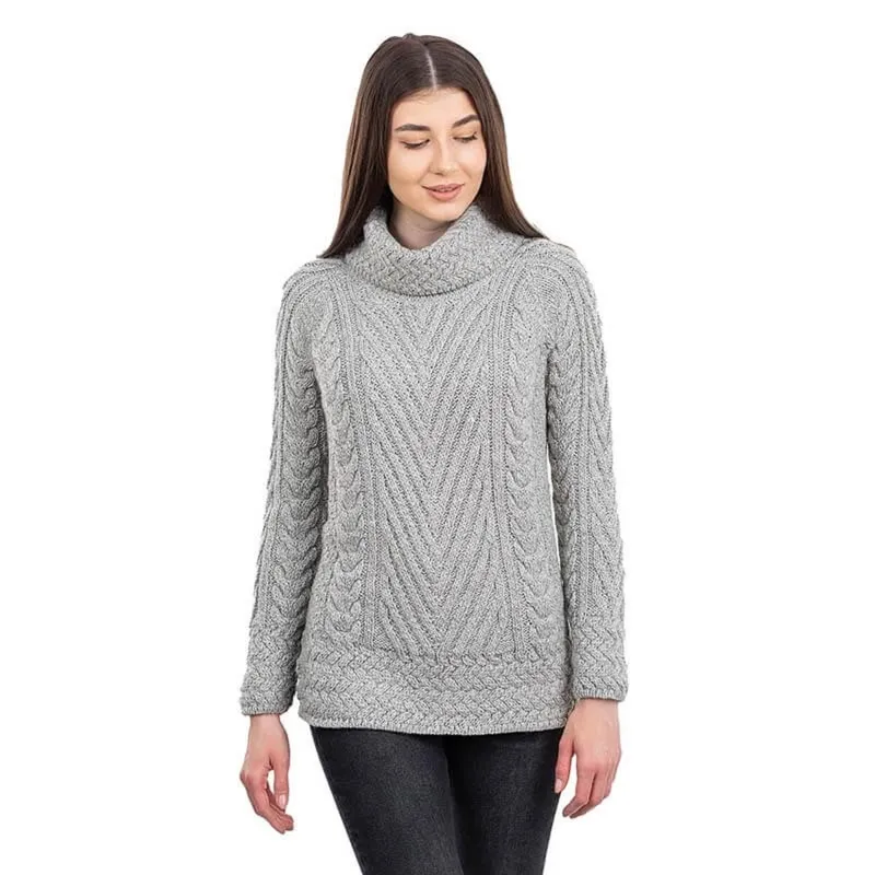 A20325 Color GREY Womens Traditional Merino Wool Blend Sweater Front View Gaelsong