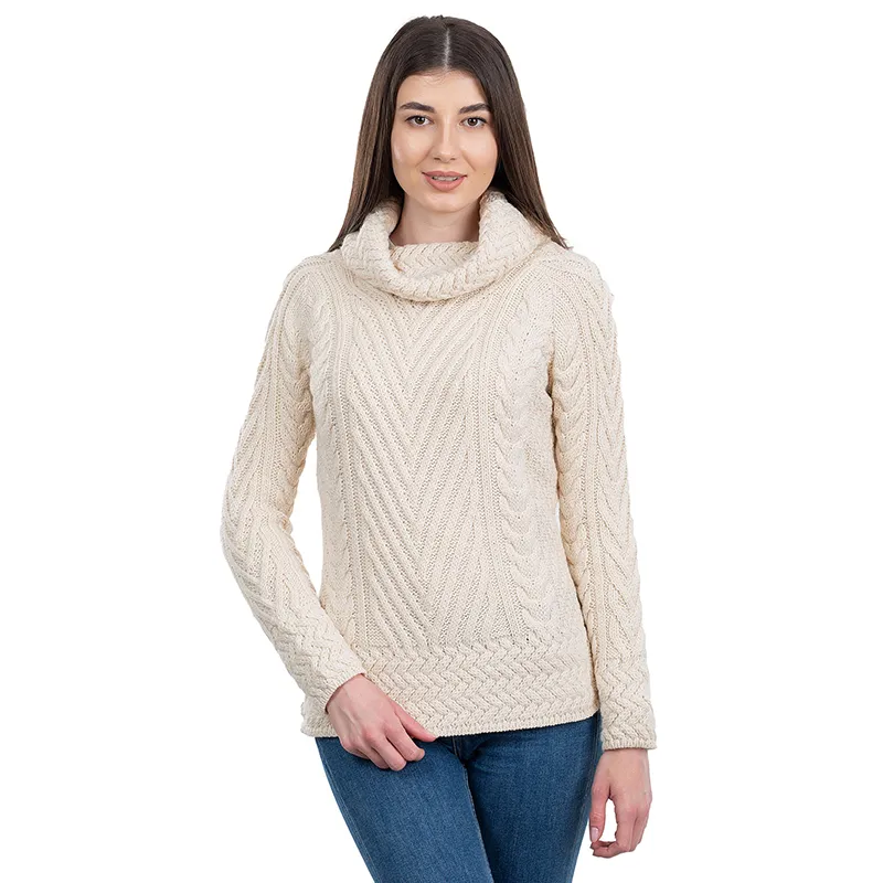 A20325 Color NATURAL WHITE Womens Traditional Merino Wool Blend Sweater Front View Gaelsong