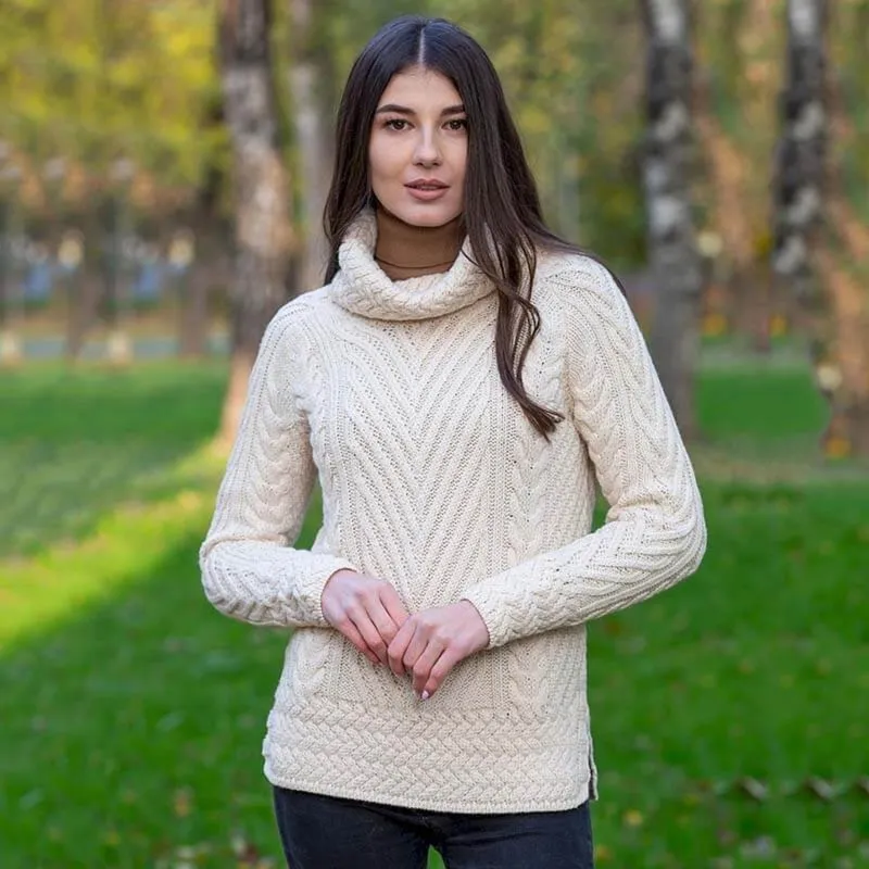 A20325 Color NATURAL WHITE Womens Traditional Merino Wool Blend Sweater Lifestyle Gaelsong