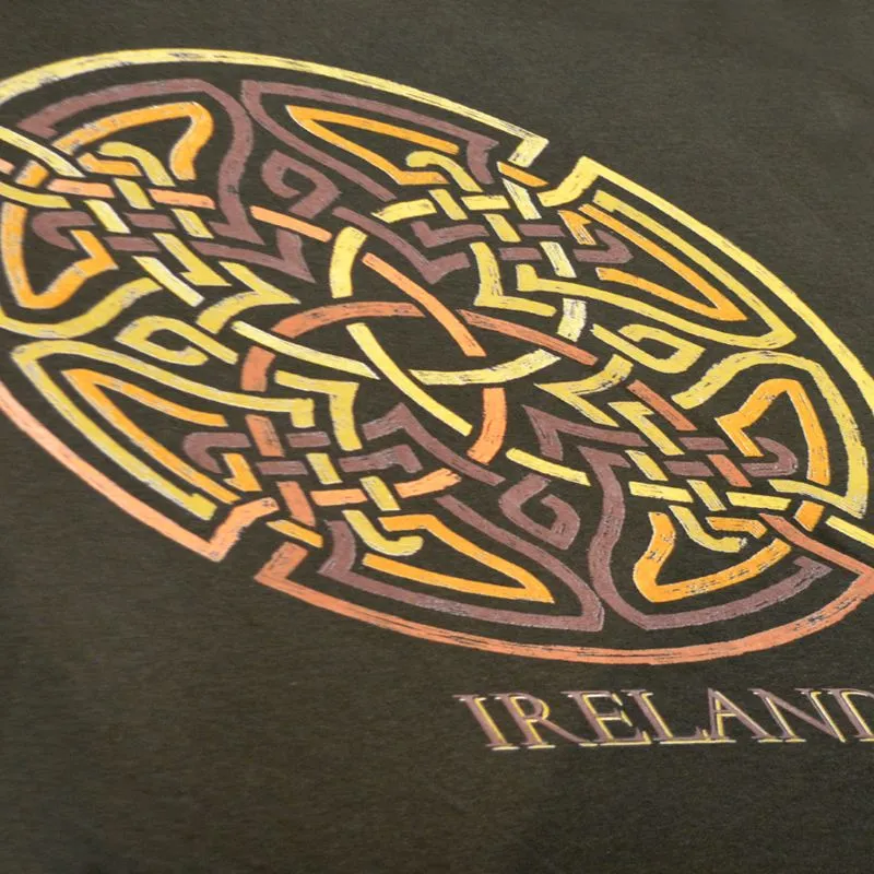 A30062 Green Eternal Knot Irish T-Shirt Coseup Desig Gaelsong