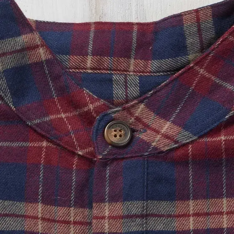A60205 Mens Flannel Irish Grandfather Shirt Color Maroon Navy Check Closeup Collar View Gaelsong