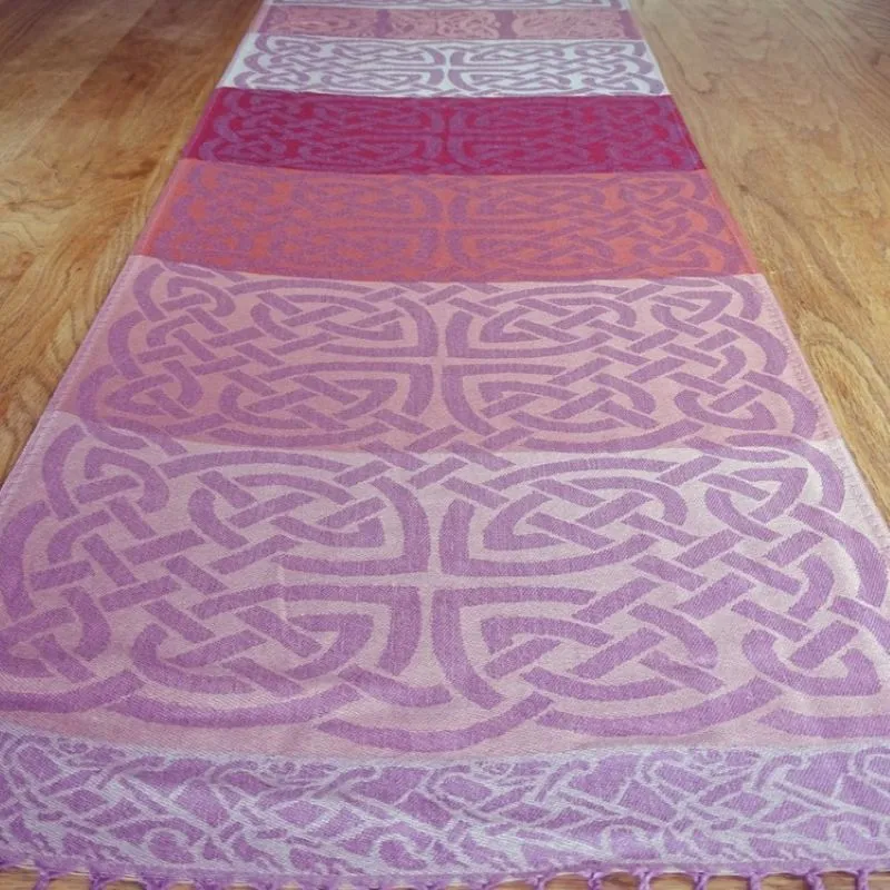B30135 Irish Rose Knotwork Pashmina Scarf Closeup Knolt Design Gaelsong