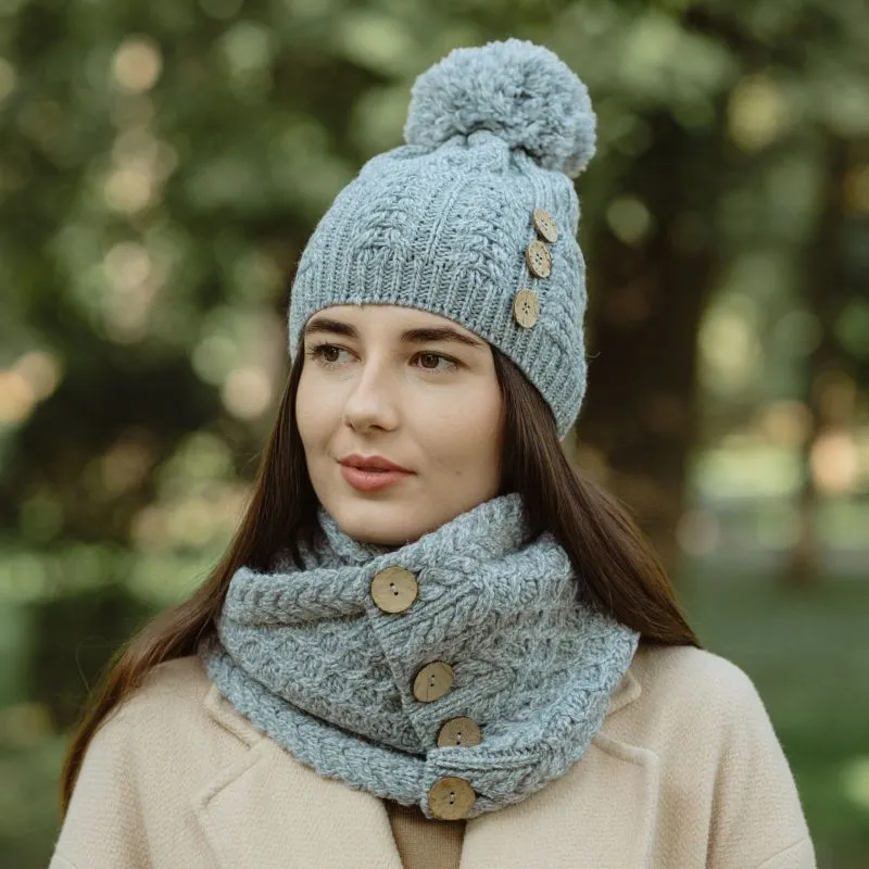 B30190 GREY Colour Honeycomb Aran Buttoned Snood Scarf Lifestyle Gaelsong
