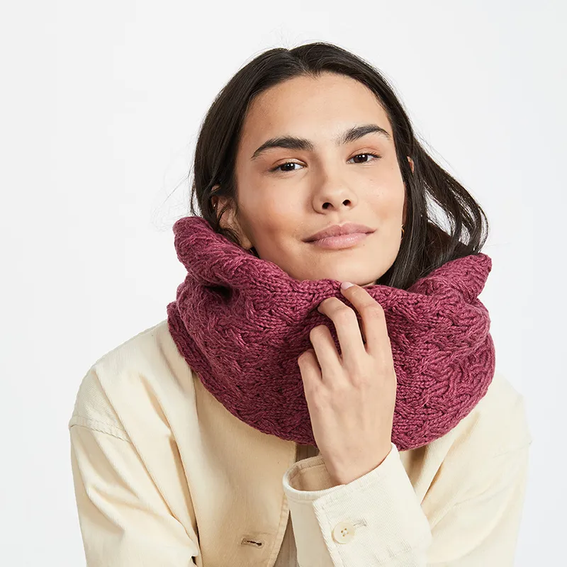 B30193 JAM RED Colour  SuperSoft Merino Cable Infinity Scarf Gaelsong