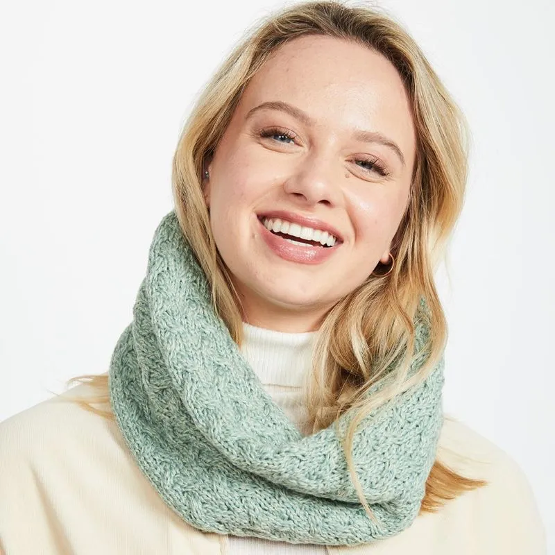 B30193 SEAFOAM Colour  SuperSoft Merino Cable Infinity Scarf Gaelsong