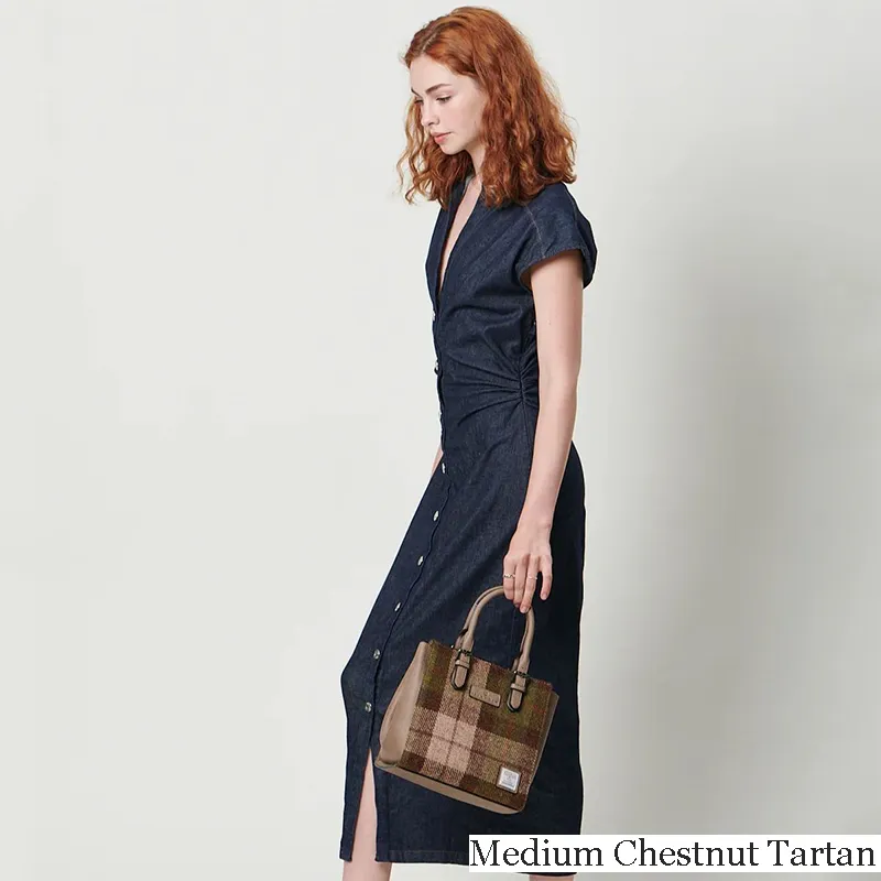 B40266 MEDIUM CHESTNUT Colour Handcrafted Harris Tweed Callie Tote Bag Lifestyle Gaelsong