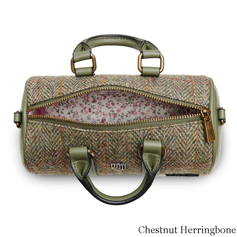 B40267 CHESNUT HERRINGBONE Colour Handwoven Harris Tweed Duffle Bag Inside View Gaelsong