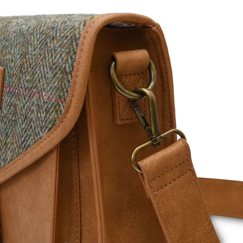 B40268 Chestnut Herringbone Colour Handcrafted Harris Tweed Saddle Bag Strap Closeup View Gaelsong