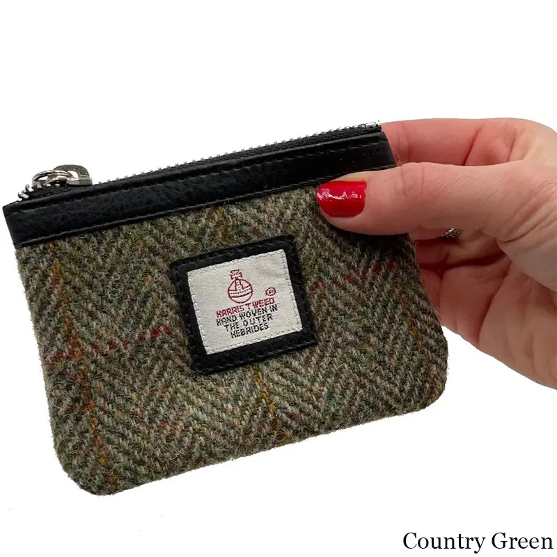 B40298 COUNTRY GREEN Colour Handcrafted Harris Tweed Coin Purse Lifestyle Gaelsong