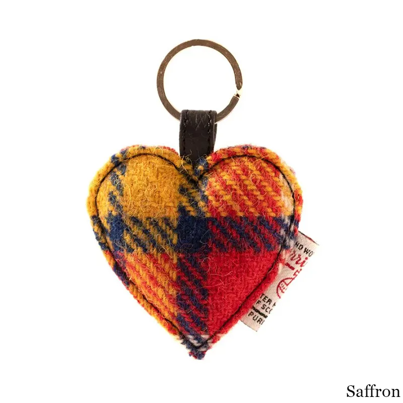 B90203 SAFFRON Colour Heart Designed Harris Tweed Keyring Gaelsong