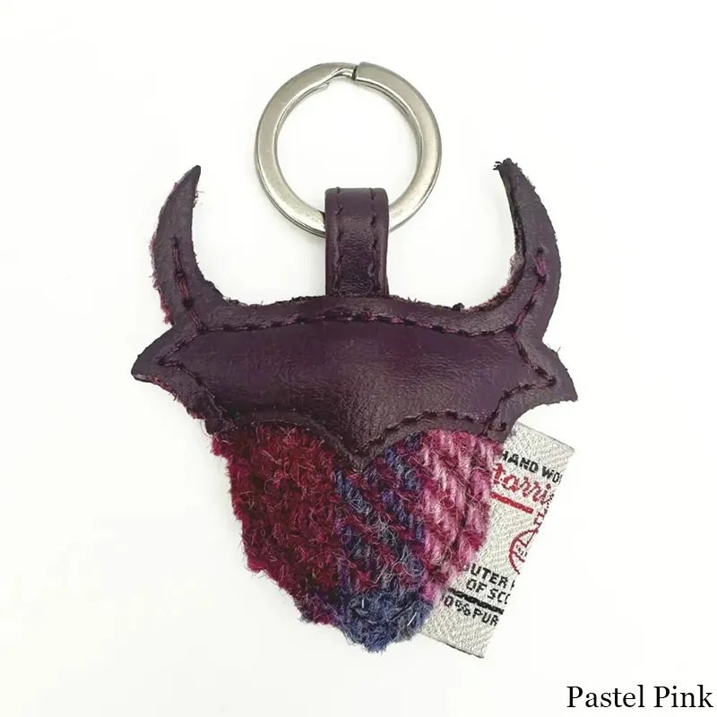 B90204 PASTEL PINK Colour Handcrafted Harris Tweed Highland Cow Keyring Gaelsong