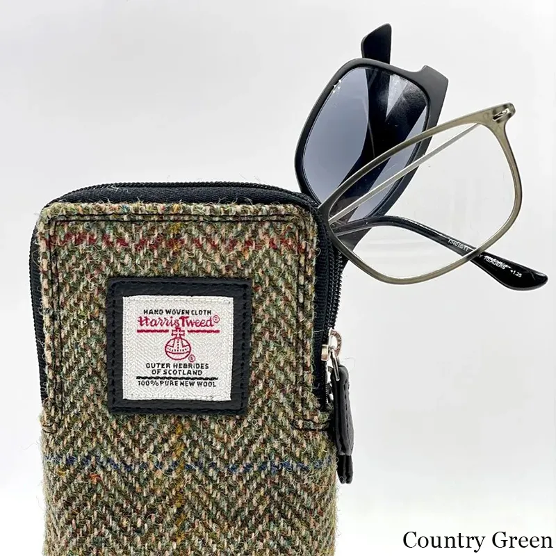 B90206 COUNTRY GREEN Colour Handwoven Harris Tweed Double Glasses Case Closeup View Gaelsong