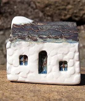 Handcrafted Ceramic Rustic Bothy - Glencoul