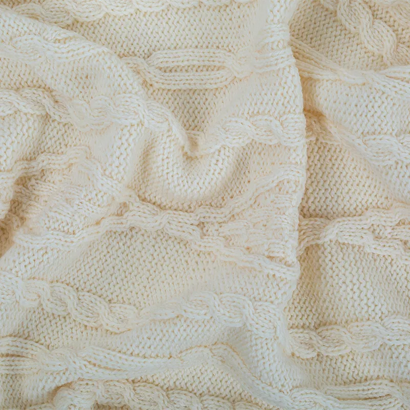 D50709 Achill Fisherman Diamond Knit Aran Throw NATURAL WHITE Closeup Knit View Gaelsong