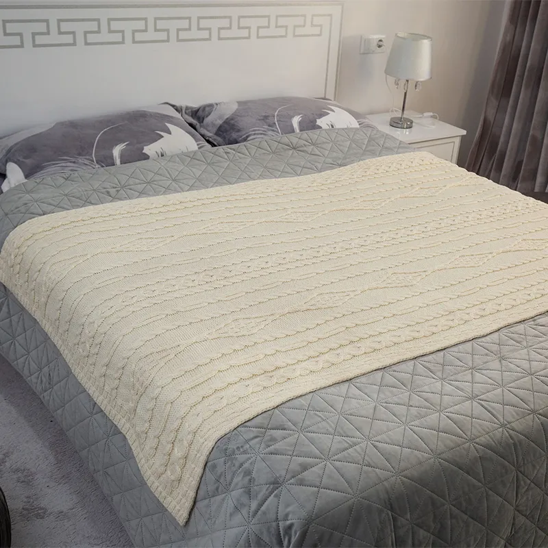 D50709 Achill Fisherman Diamond Knit Aran Throw NATURAL WHITE Lifestyle Gaelsong