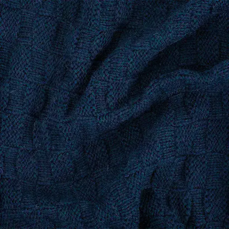 D50710 Irish Fisherman Wool Basket Stitch Throw OCEAN BLUE Closeup Knit View Gaelsong
