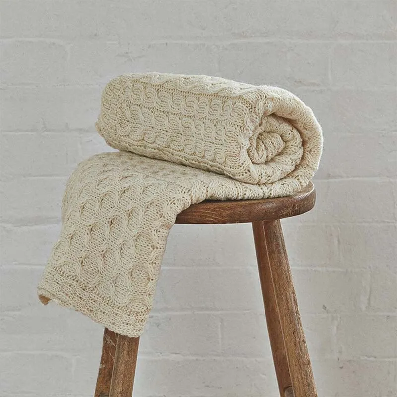 D50730 Worsted Wool Honeycomb Aran Knit Blanket Gaelsong
