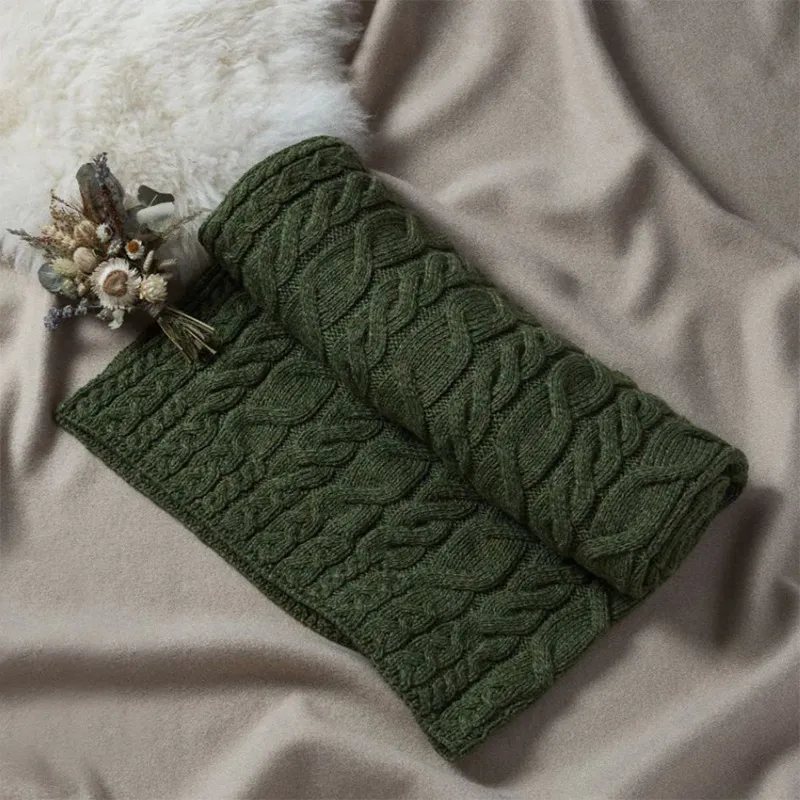 D50732 MEADOW GREEN Colour Supersoft Merino Chunky Cable Knit Throw Folded Size Gaelsong