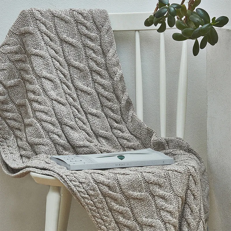 D50732 MISTY GREY Colour Supersoft Merino Chunky Cable Knit Throw Gaelsong