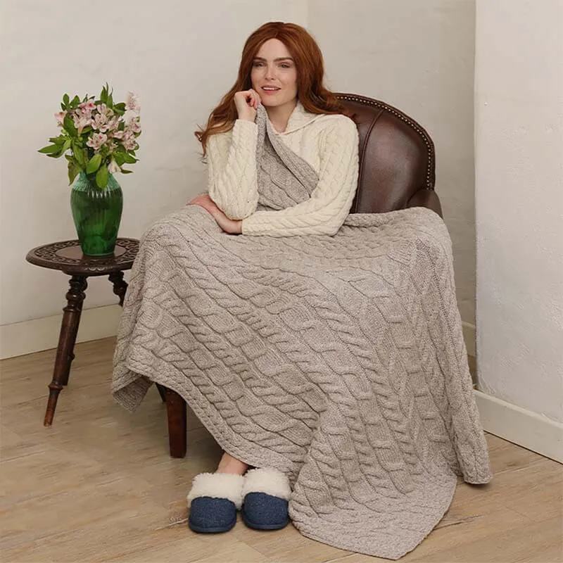 D50732 MISTY GREY Colour Supersoft Merino Chunky Cable Knit Throw Lifestyle Gaelsong