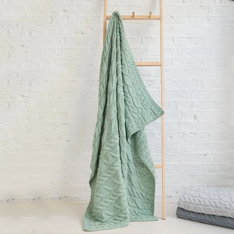 D50732 SEAFOAM GREEN Colour Supersoft Merino Chunky Cable Knit Throw Gaelsong