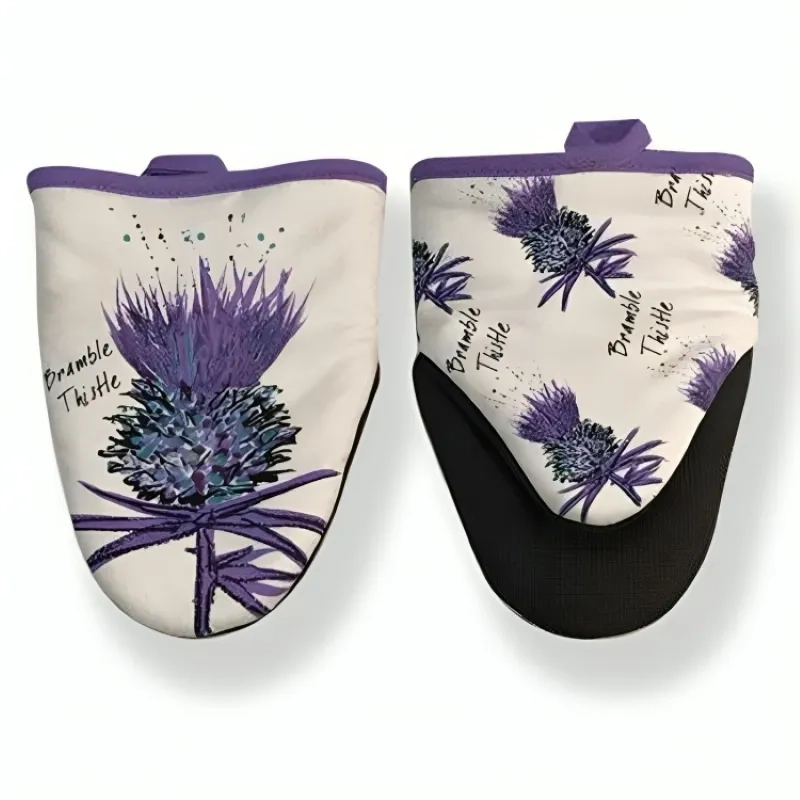 D50733 THISTLE Scottish Inspired Mini Oven Mitts Gaelsong