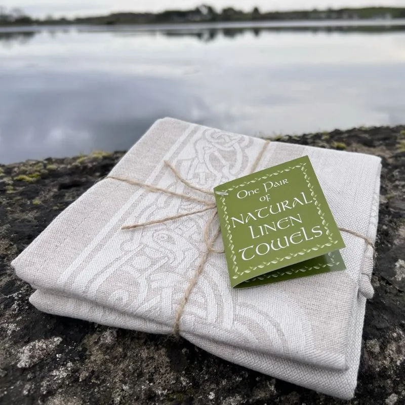 D50746 TOWEL Celtic Vintage Style Table Linens Gaelsong