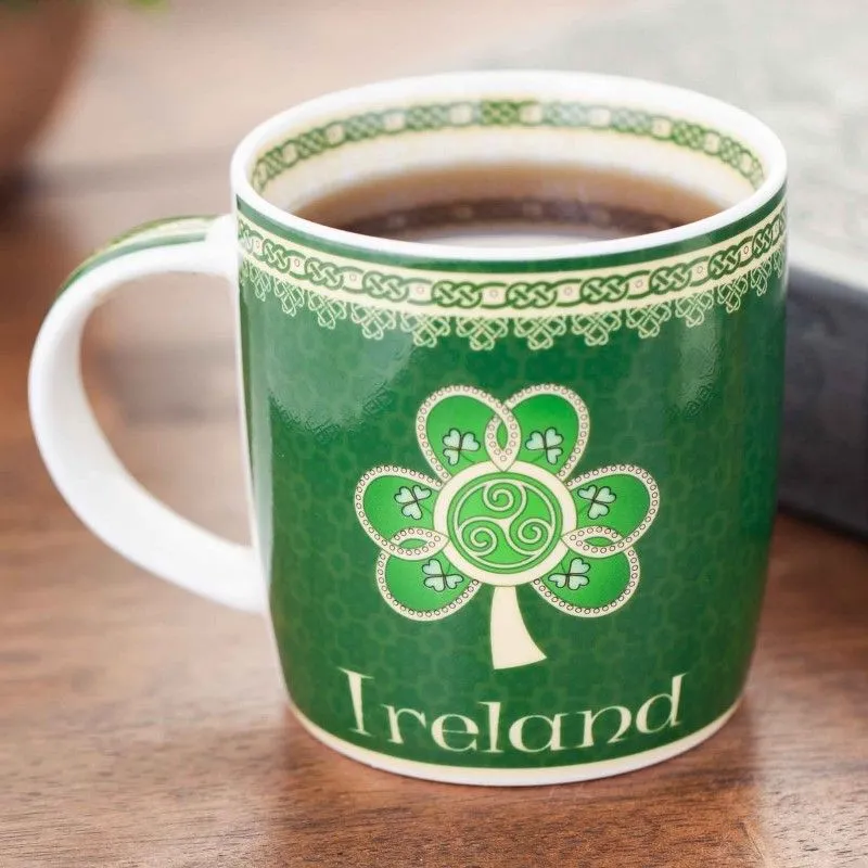 D63157 SINGLE MUG Bone China Ireland Shamrock Mug Lifestyle Gaelsong