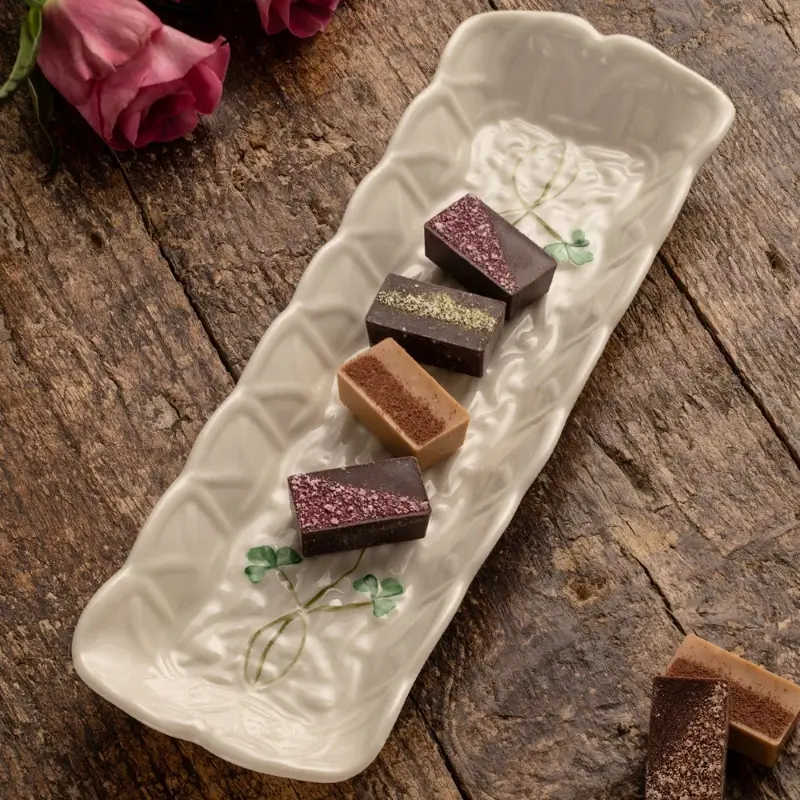 Hand-Painted Irish Shamrock Serving Platter Lifestyle Gaelsong