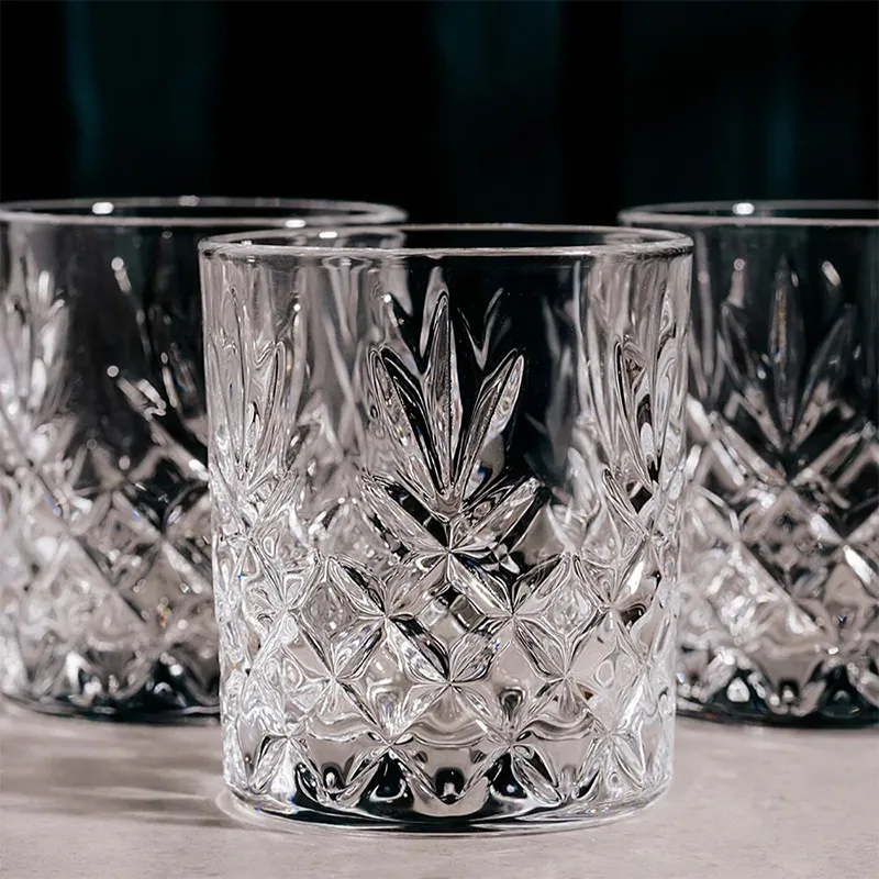 D68735 Crystal Irish Whiskey Tumbler Glass Set of 4 Closeup View Design Gaelsong