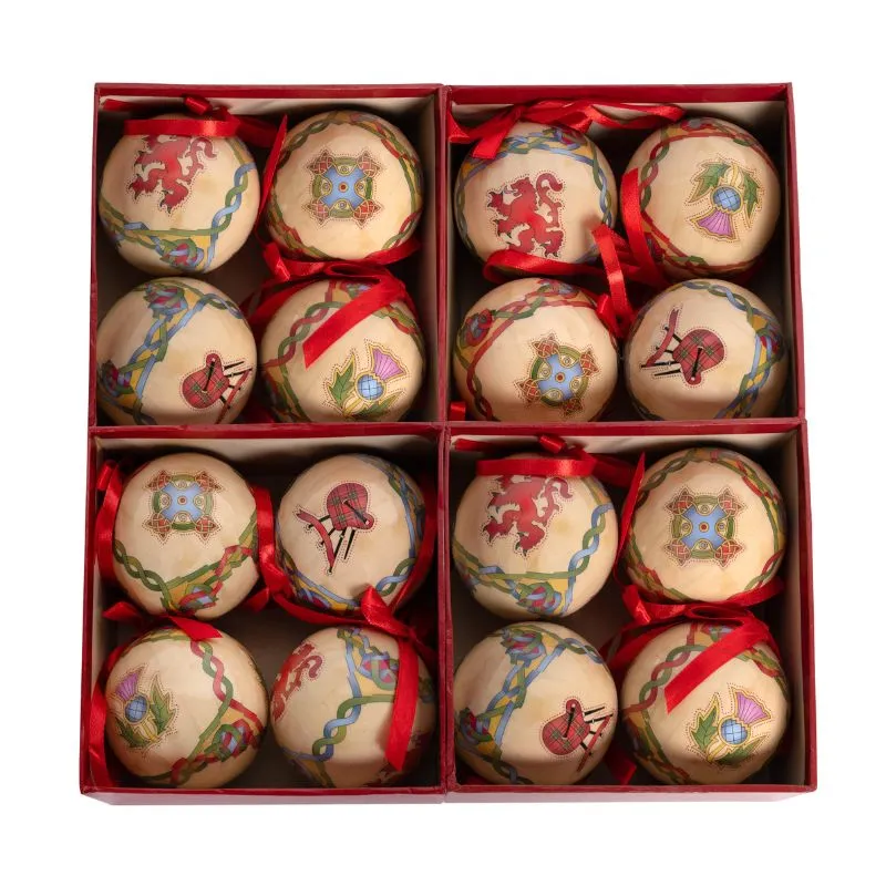 D91240  Scottish Christmas Bauble Set of 16 Gaelsong
