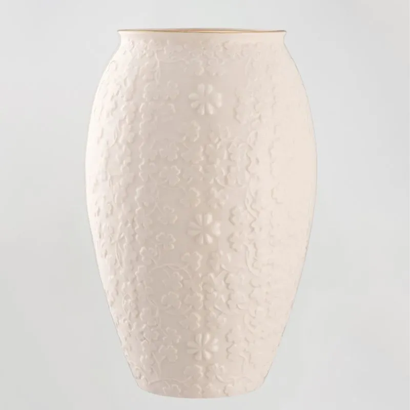 D91349 Parian China Shamrock Filigree Vase Gaelsong