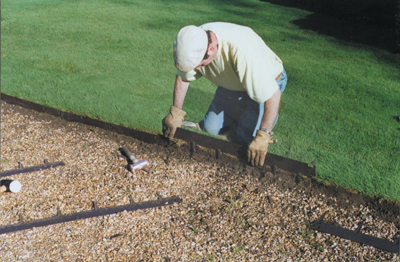 A man installs Everedge with ease
