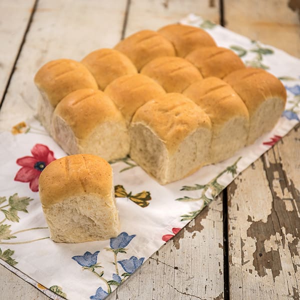 Freshly Baked Dinner Rolls | Lehman's