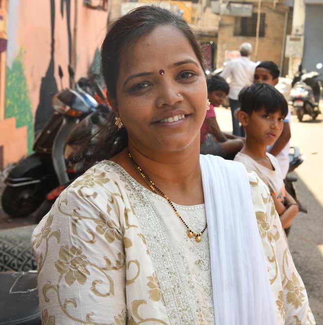  Anita Sakpal: Balancing Family and Craft at Ekta Cooperative 