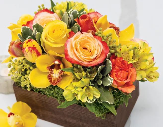 Rebecca Fleur Floral Arrangement