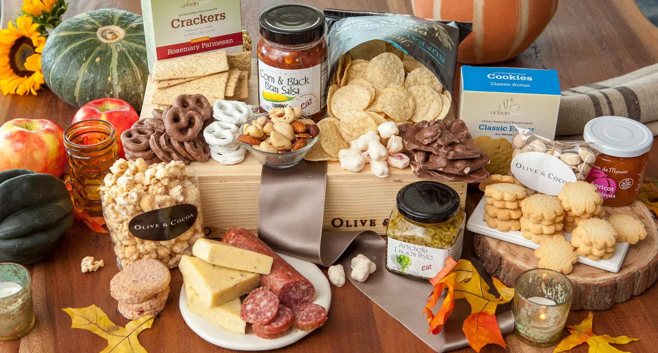 Gourmet autumn food gift crate