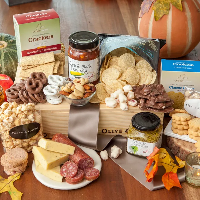 Autumn gourmet snack gift crate