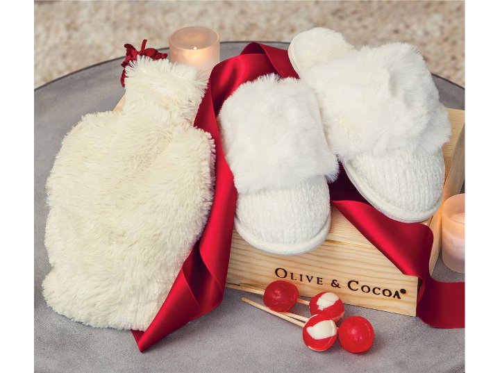 The WARMING COMFORT CRATE features some of the luxurious things in life