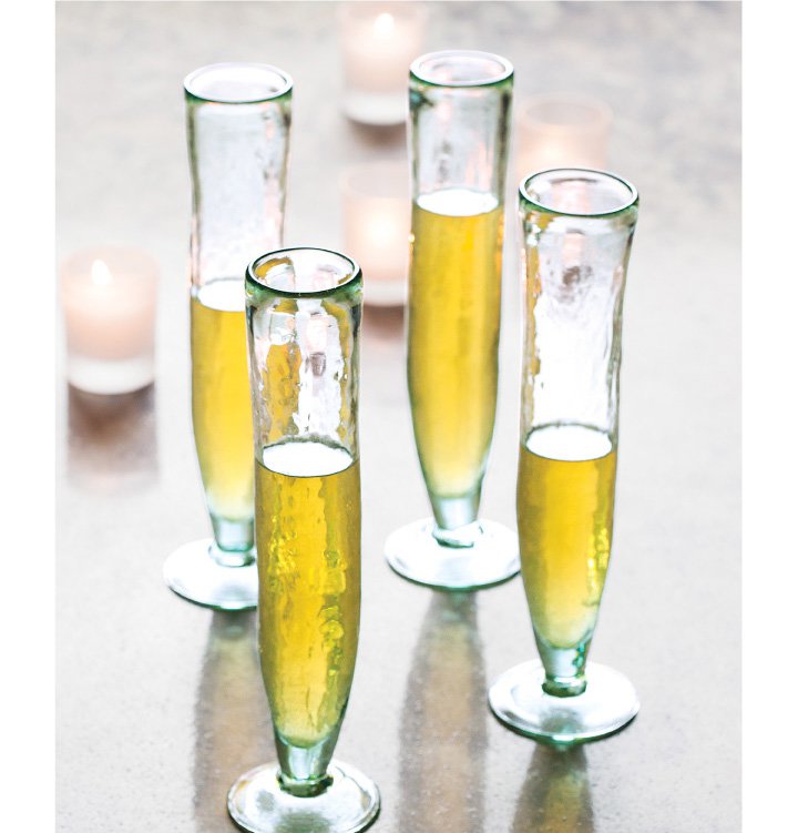 Olive & Cocoa's Delancy Champagne Flutes are perfect for Christmas 2022